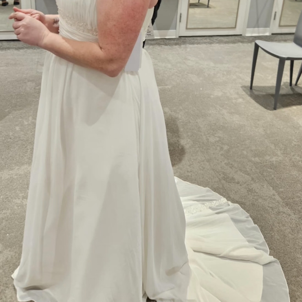 Elegant White Wedding Dress